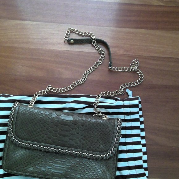 Henri Bendel Green Shoulder Bag/Crossbody Bag with Python Embossing and Chain - Picture 2 of 6
